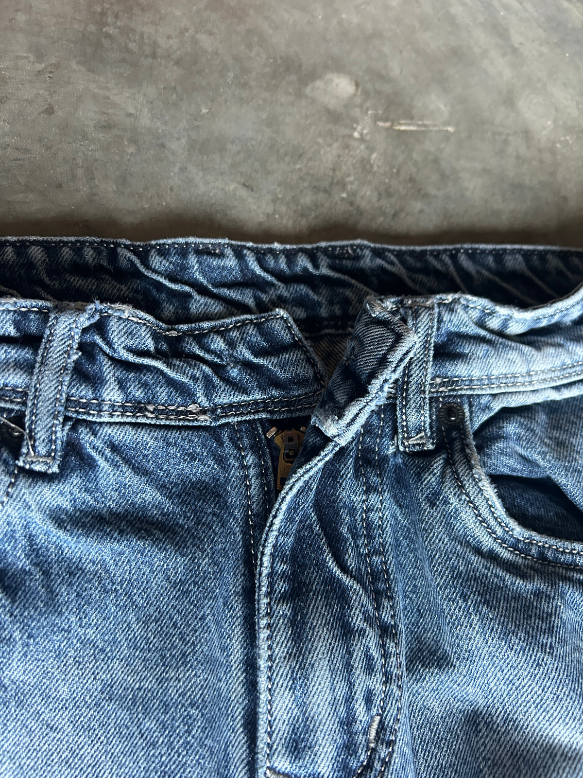 Vintage Tommy Hilfiger Carpenter Jeans (32x30)