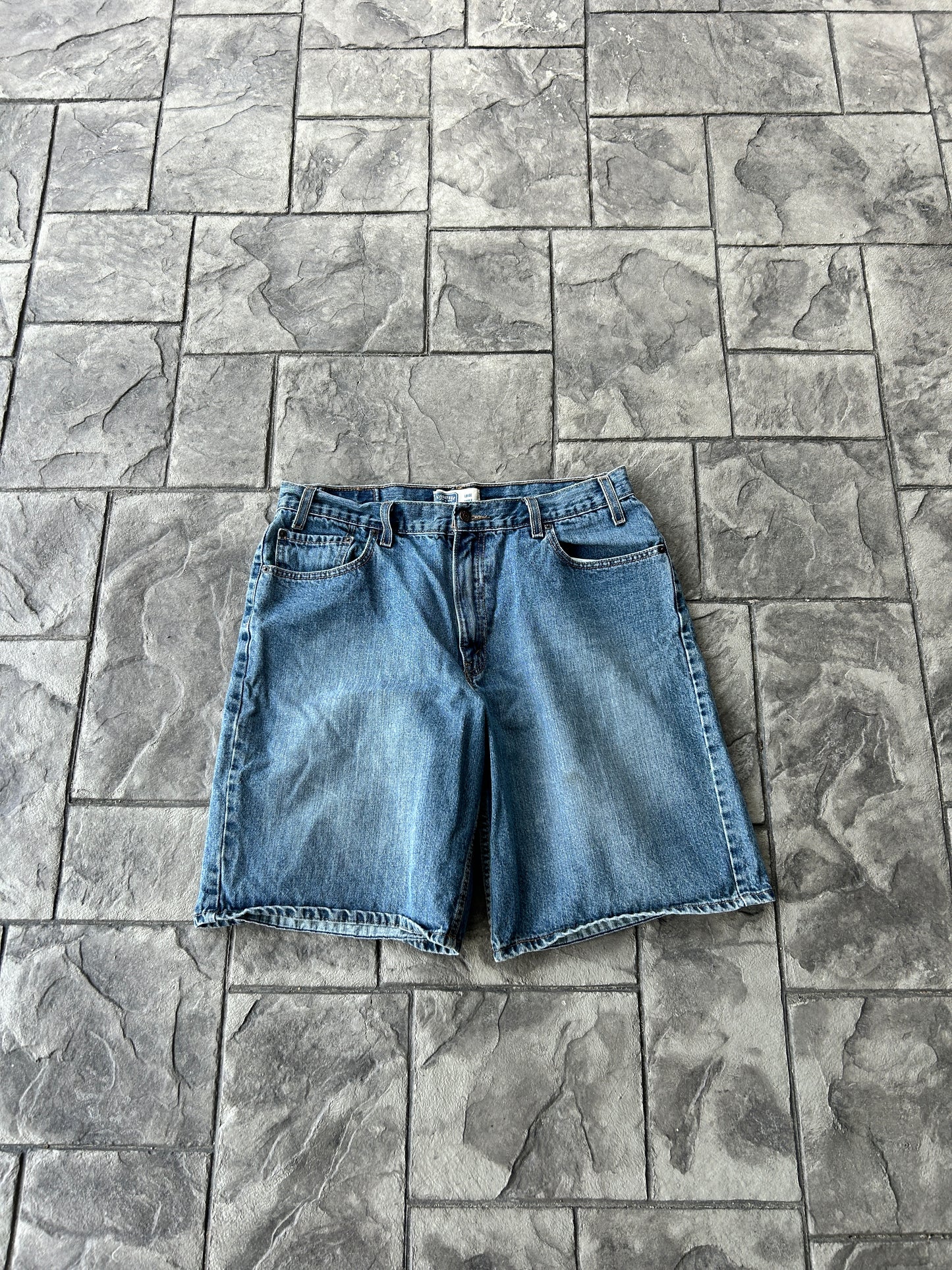 Vintage Levi’s Loose Fit Signature Jorts (36W)