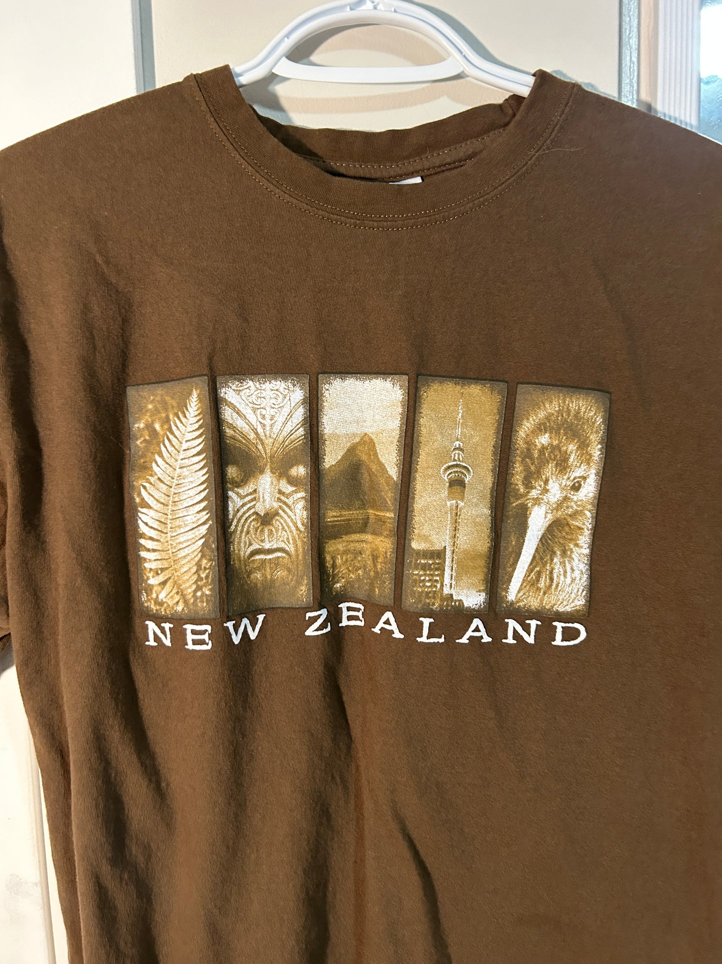 New Zealand Graphic Tee (L)