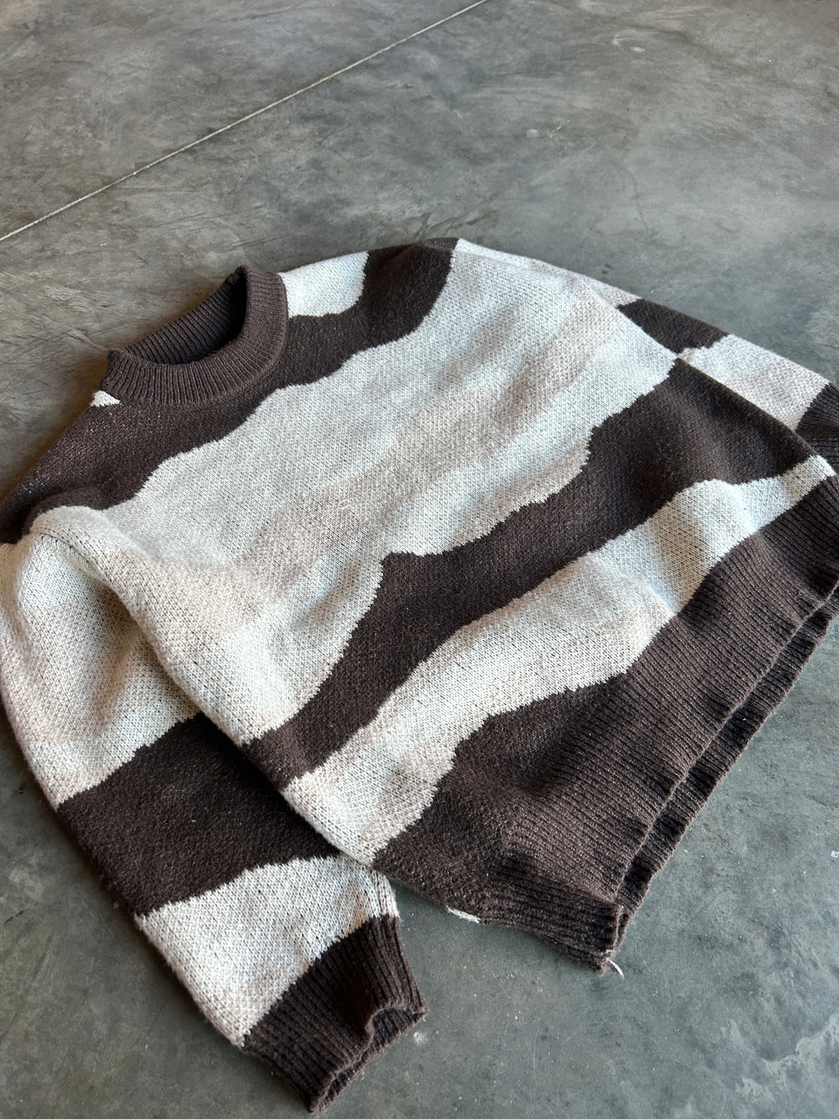 Vintage Hand Knit Brown Patterned Sweater (L)