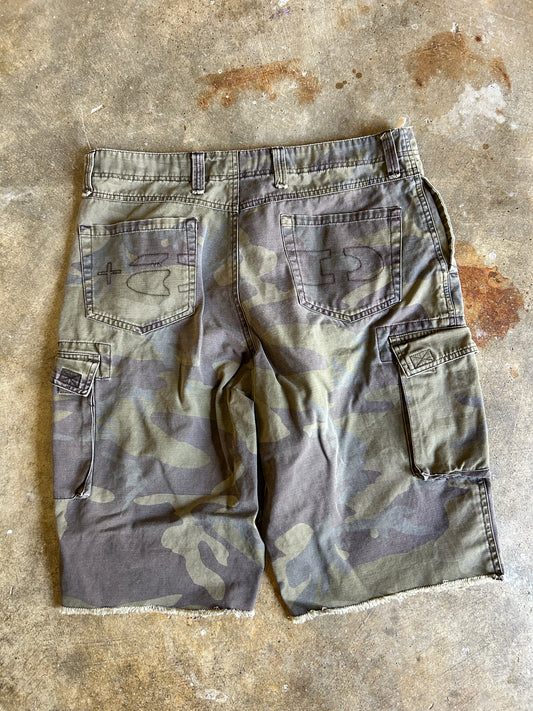 Y2K Antidote Pocket Stitch Camo Shorts (32W)