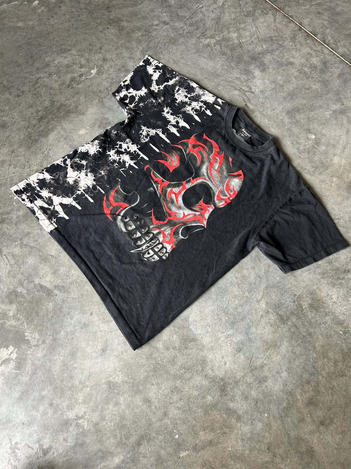 Y2K Teeth Studs Tribal Skull Tee (L)