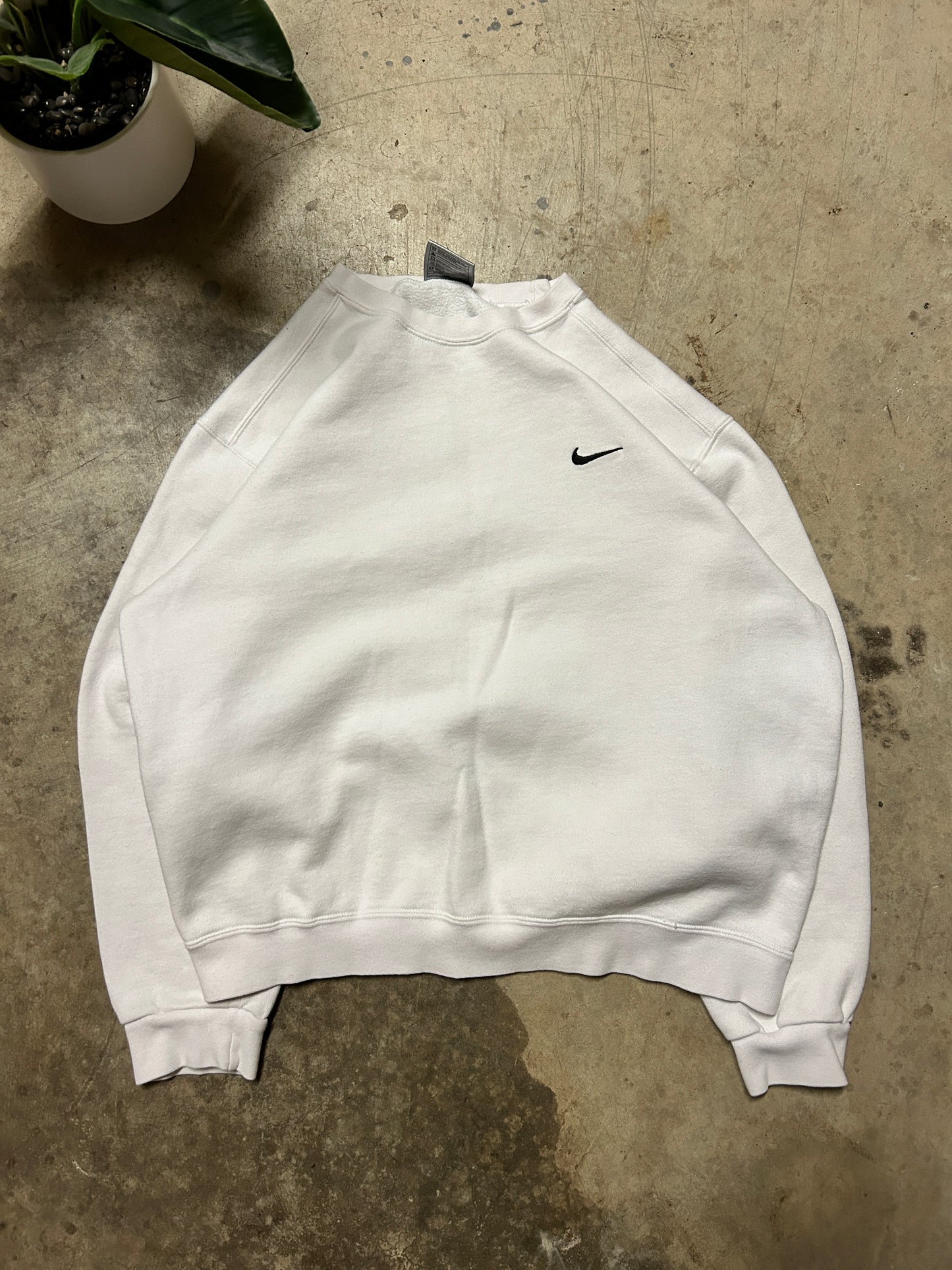 Vintage White Nike Crewneck (M)