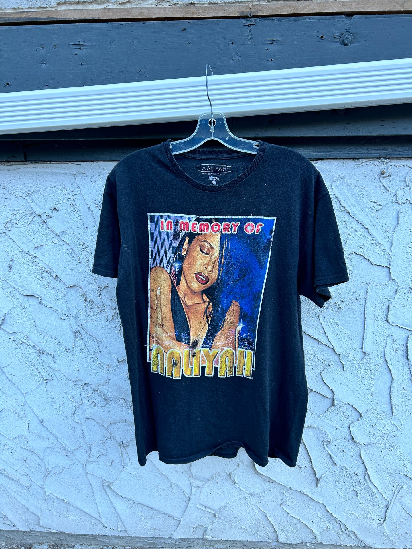 Aaliyah Graphic Tee (L)