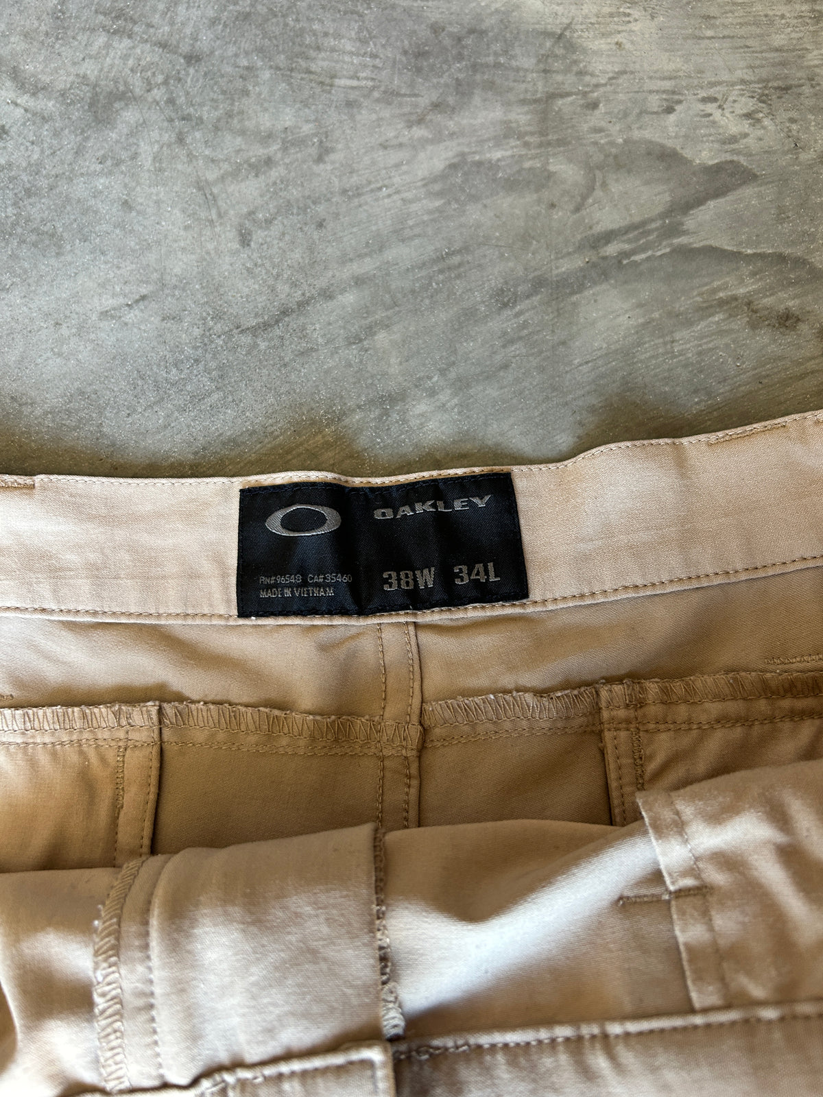 Vintage Oakley Khaki Pants (38x34)