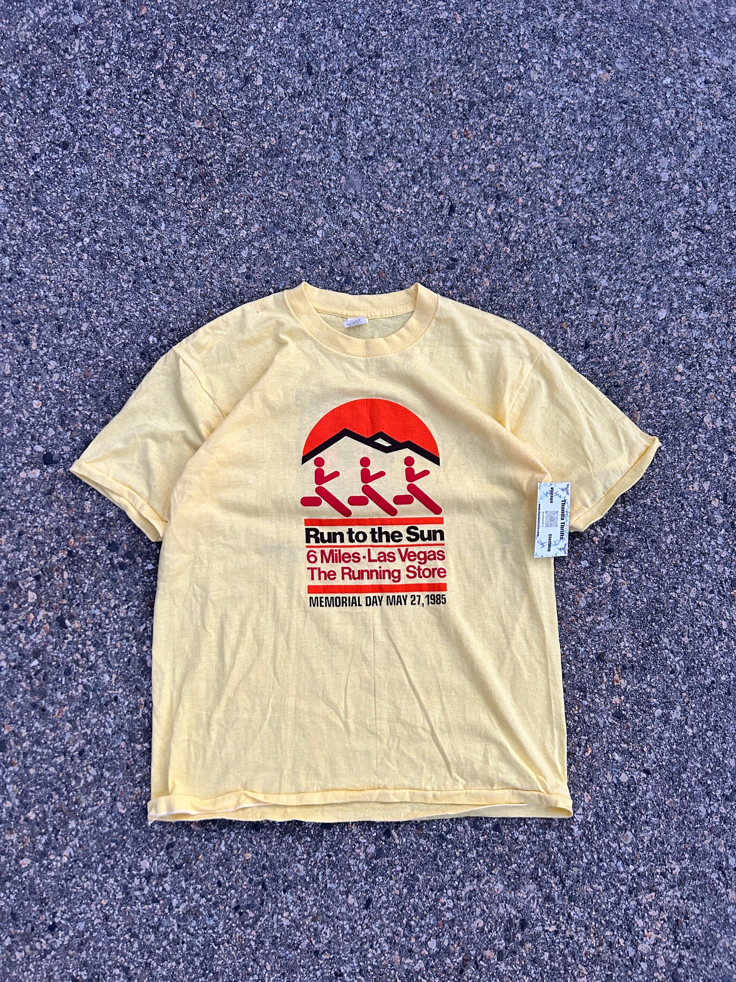 Vintage 1985 Single Stitch Run To The Sun Tee (L)