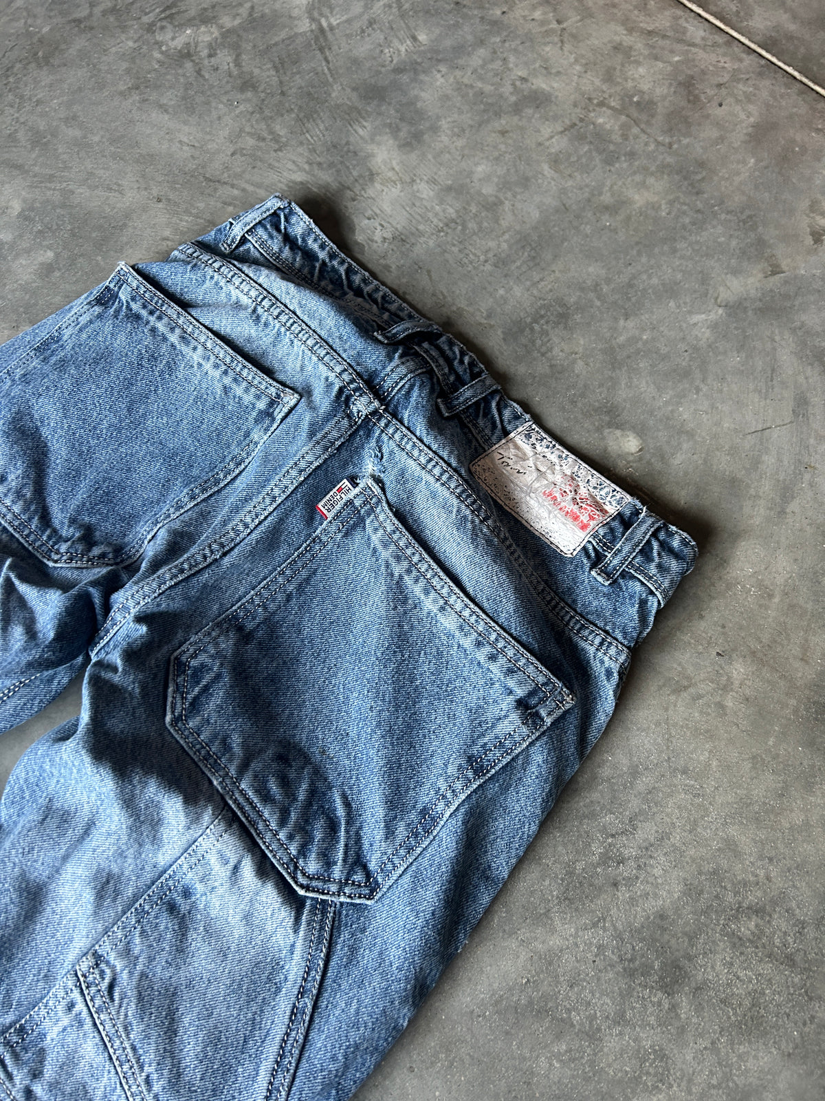 Vintage Tommy Hilfiger Carpenter Jeans (32x30)