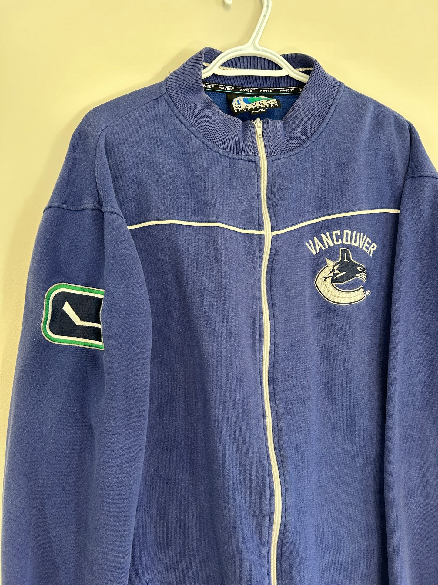 Vintage Canucks Waves Zip Sweater (2XL)