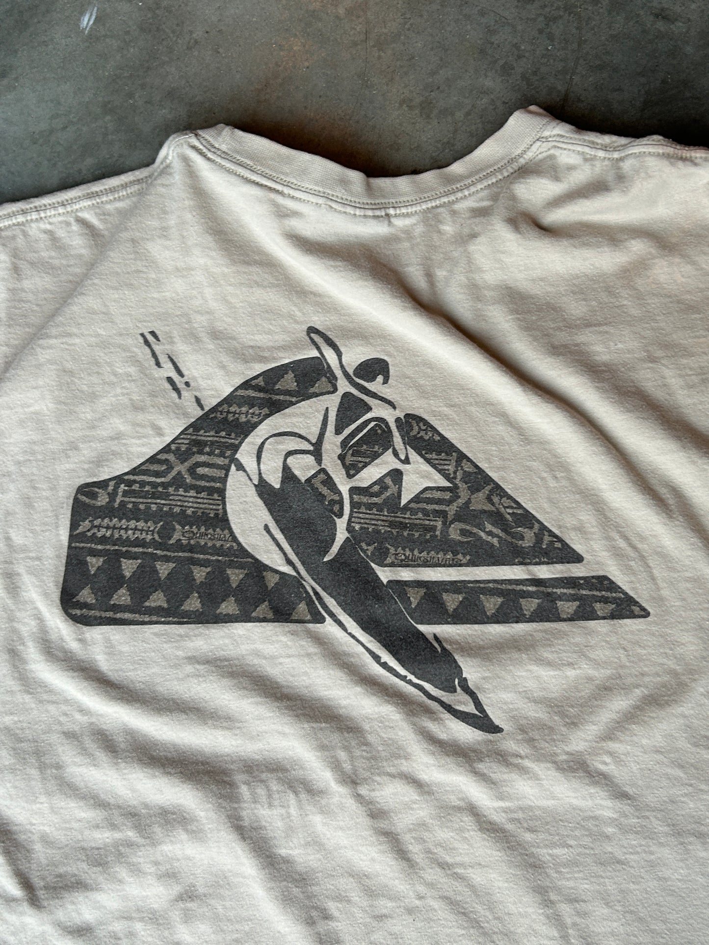 Crazy 2008 Quicksilver Surfer Logo Tan and Brown Tee (XL)